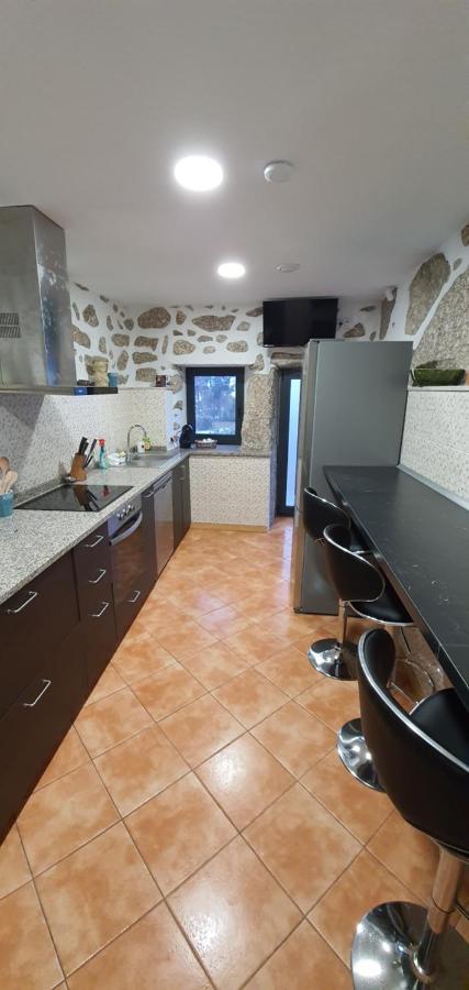 Quinta Da Tormenta -14 Pessoas- Cabeceiras De Basto 2 Casas E Piscina Privada Villa Kültér fotó