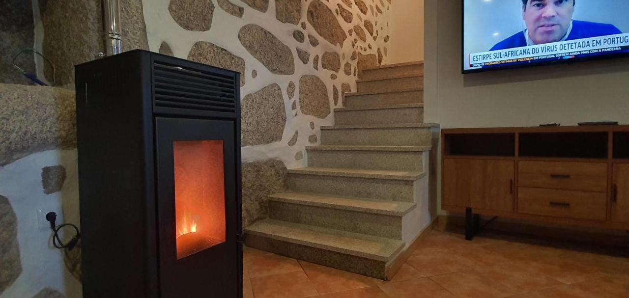 Quinta Da Tormenta -14 Pessoas- Cabeceiras De Basto 2 Casas E Piscina Privada Villa Kültér fotó