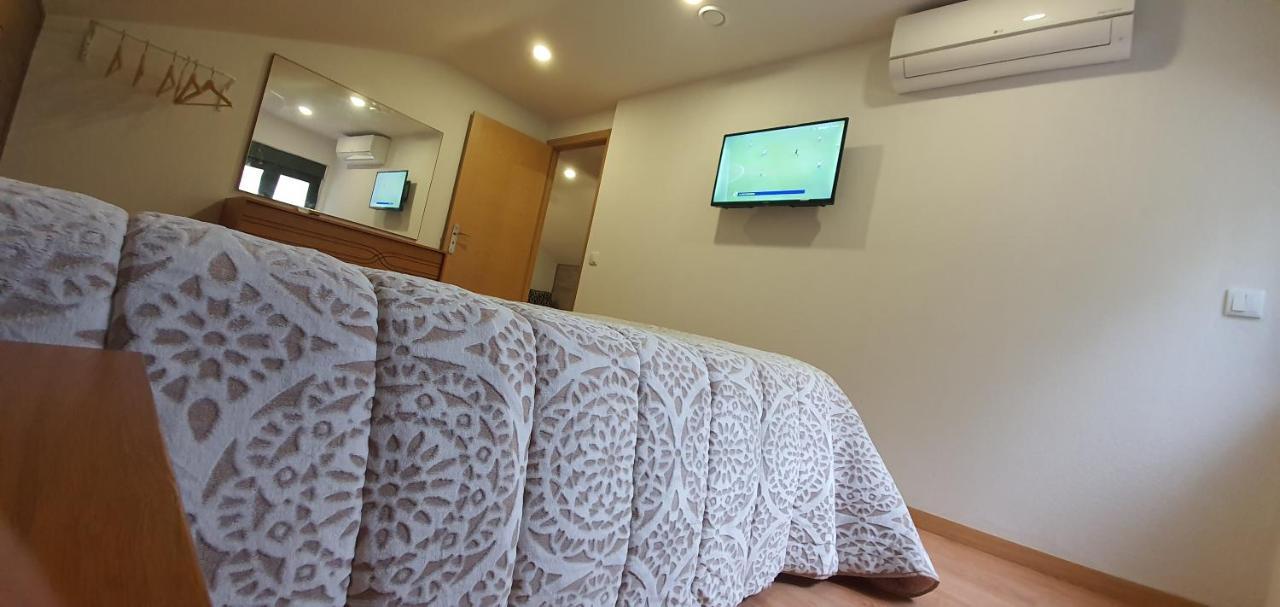 Quinta Da Tormenta -14 Pessoas- Cabeceiras De Basto 2 Casas E Piscina Privada Villa Kültér fotó