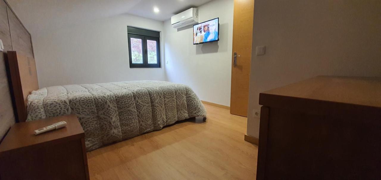 Quinta Da Tormenta -14 Pessoas- Cabeceiras De Basto 2 Casas E Piscina Privada Villa Kültér fotó