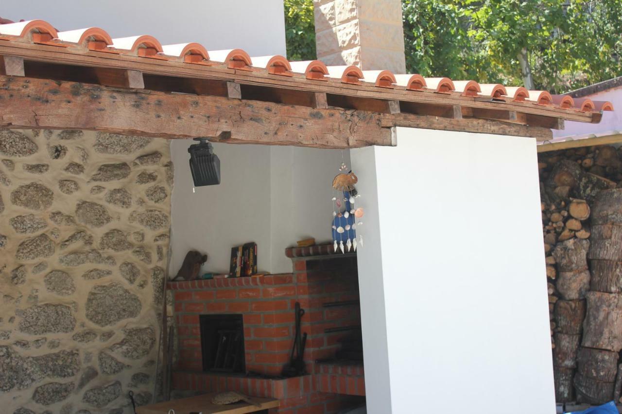 Quinta Da Tormenta -14 Pessoas- Cabeceiras De Basto 2 Casas E Piscina Privada Villa Kültér fotó