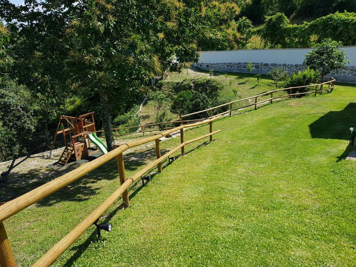 Quinta Da Tormenta -14 Pessoas- Cabeceiras De Basto 2 Casas E Piscina Privada Villa Kültér fotó